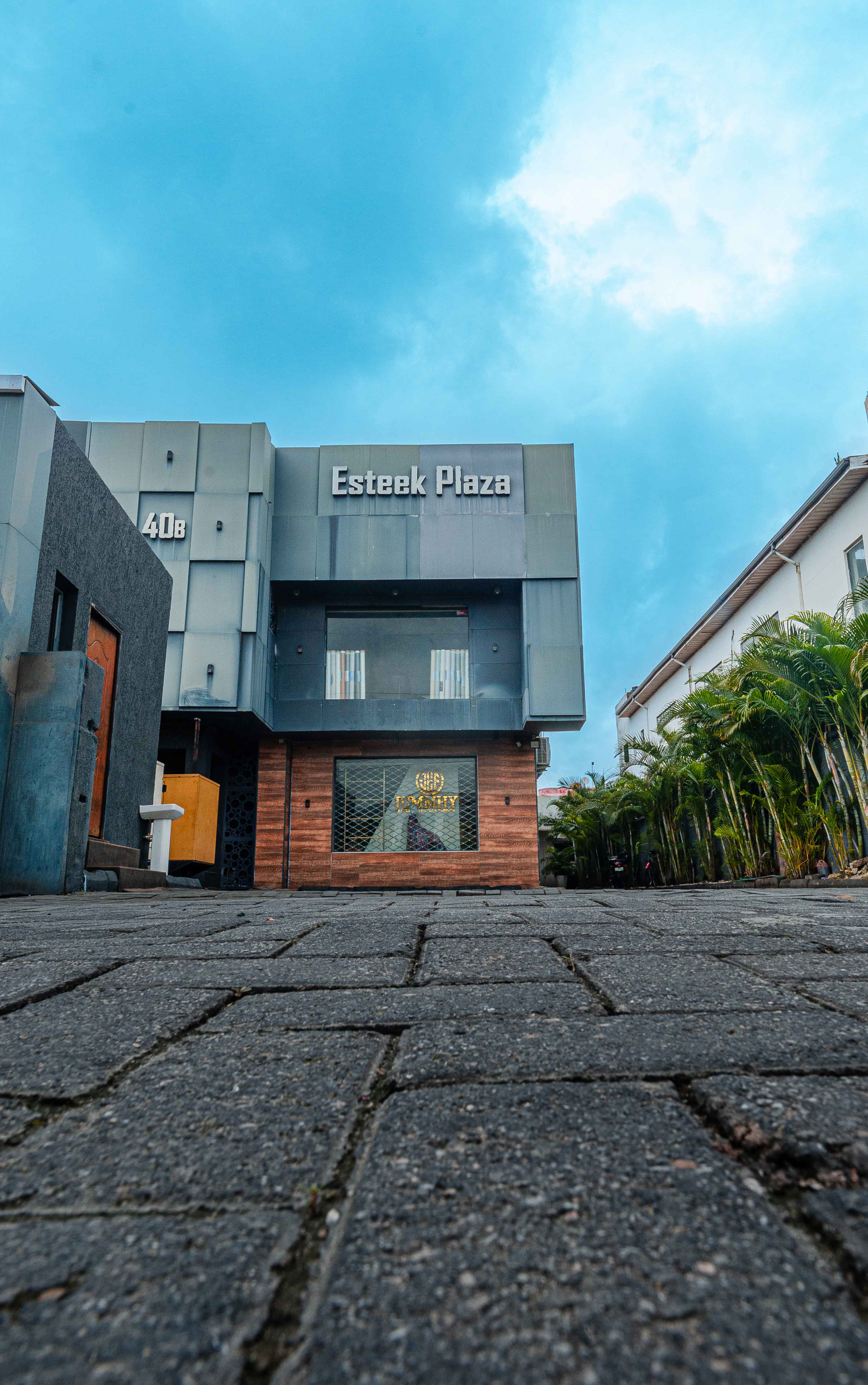 Property Esteek Plaza - view 5