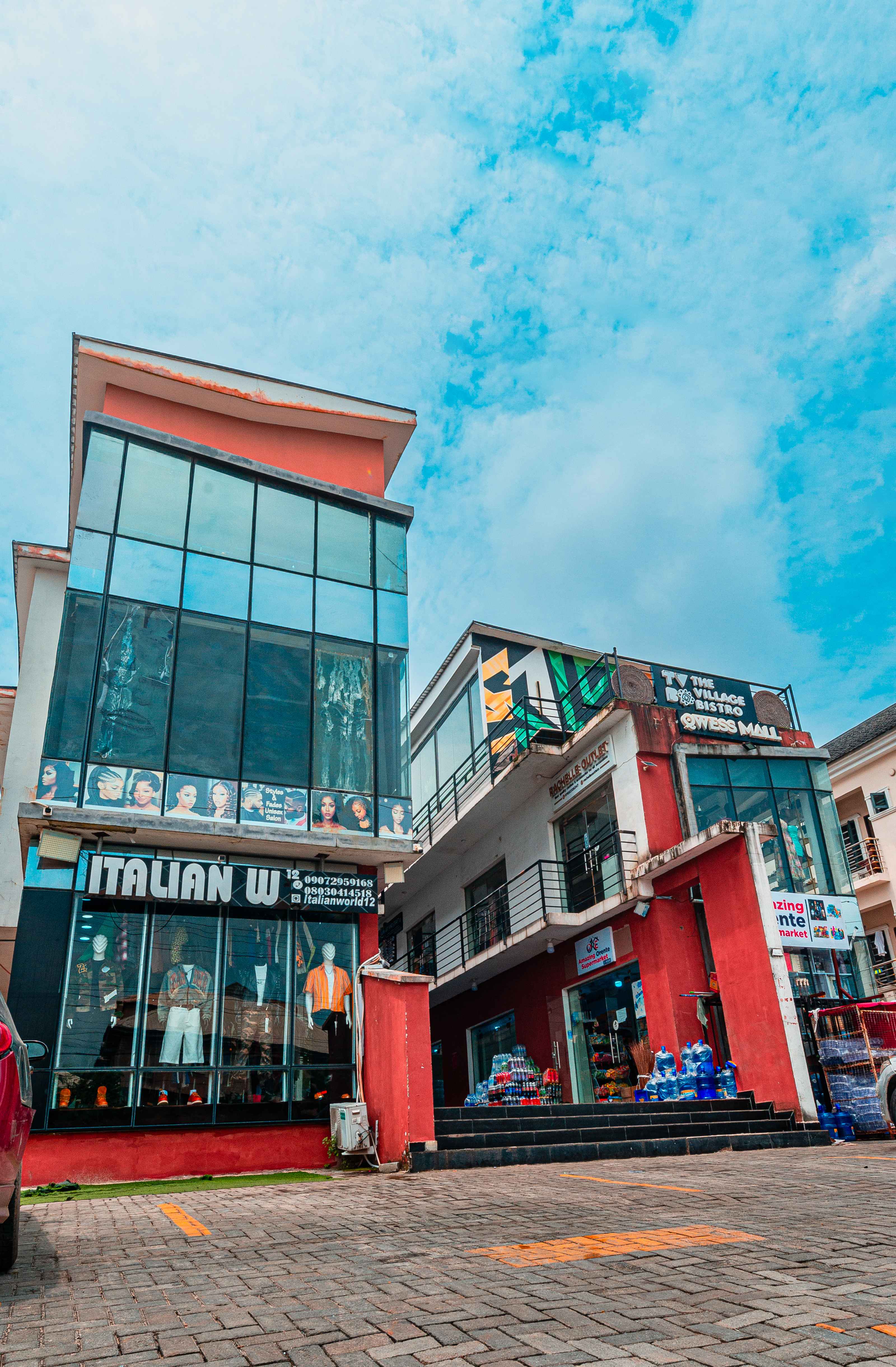 Property Qwess Mall - view 1